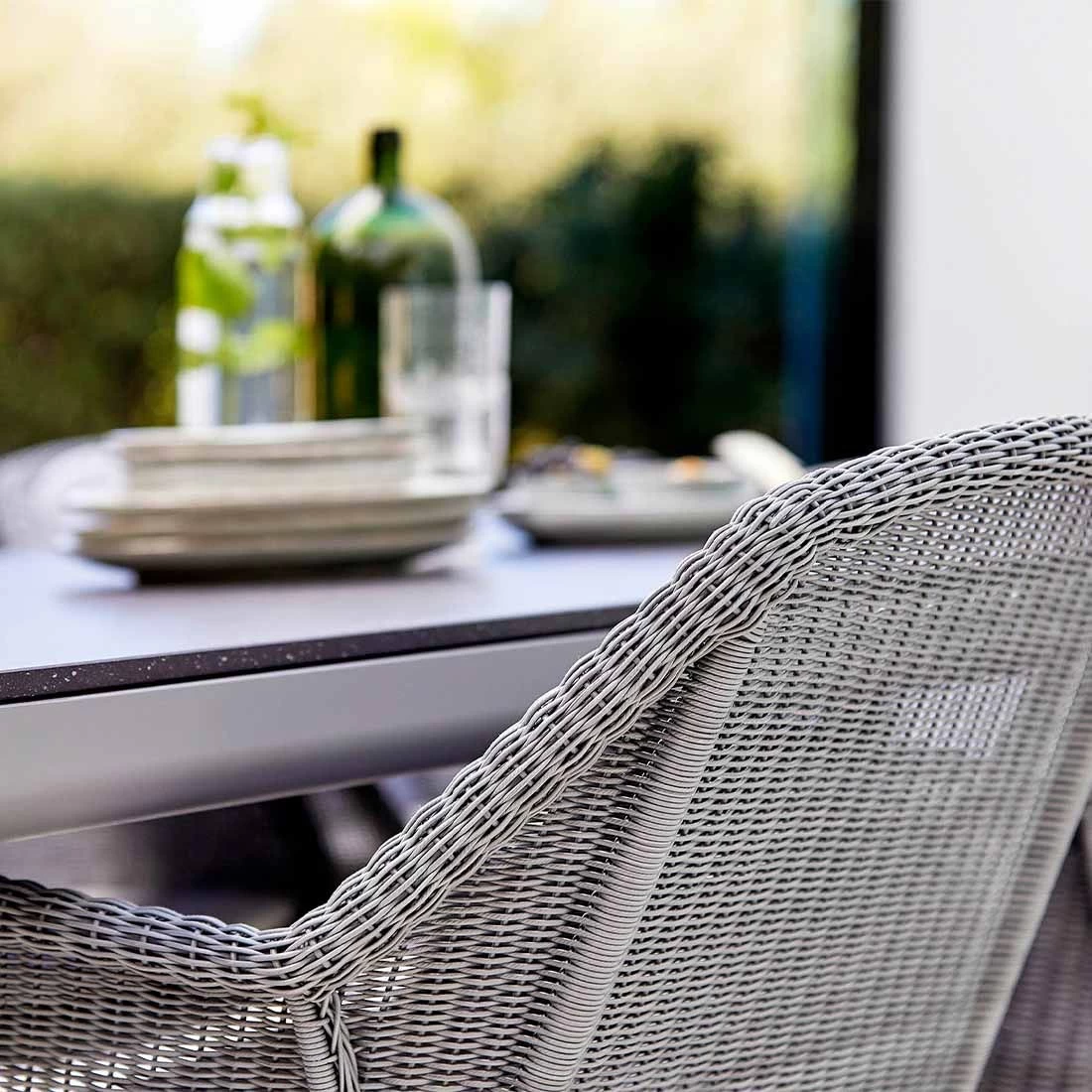 Cane-Line Breeze Stapelsessel Stahl/Geflecht Light Grey 2 Cane-Line Breeze Stapelsessel Stahl/Geflecht Light Grey – Bild 2